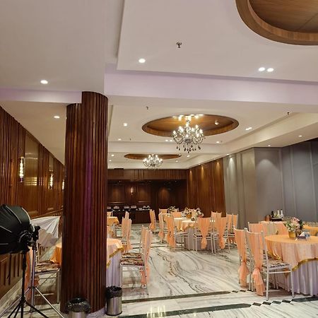城中央高级酒店 Chandīgarh 外观 照片