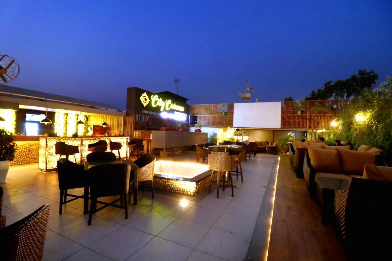 城中央高级酒店 Chandīgarh 外观 照片