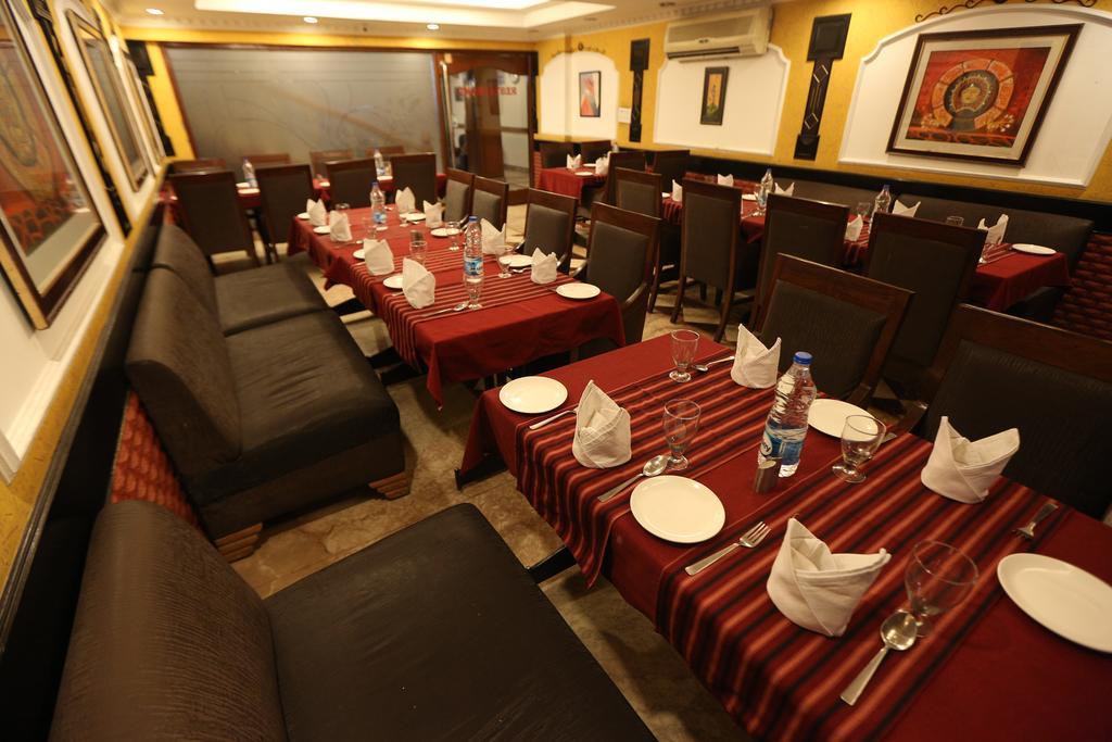 城中央高级酒店 Chandīgarh 外观 照片