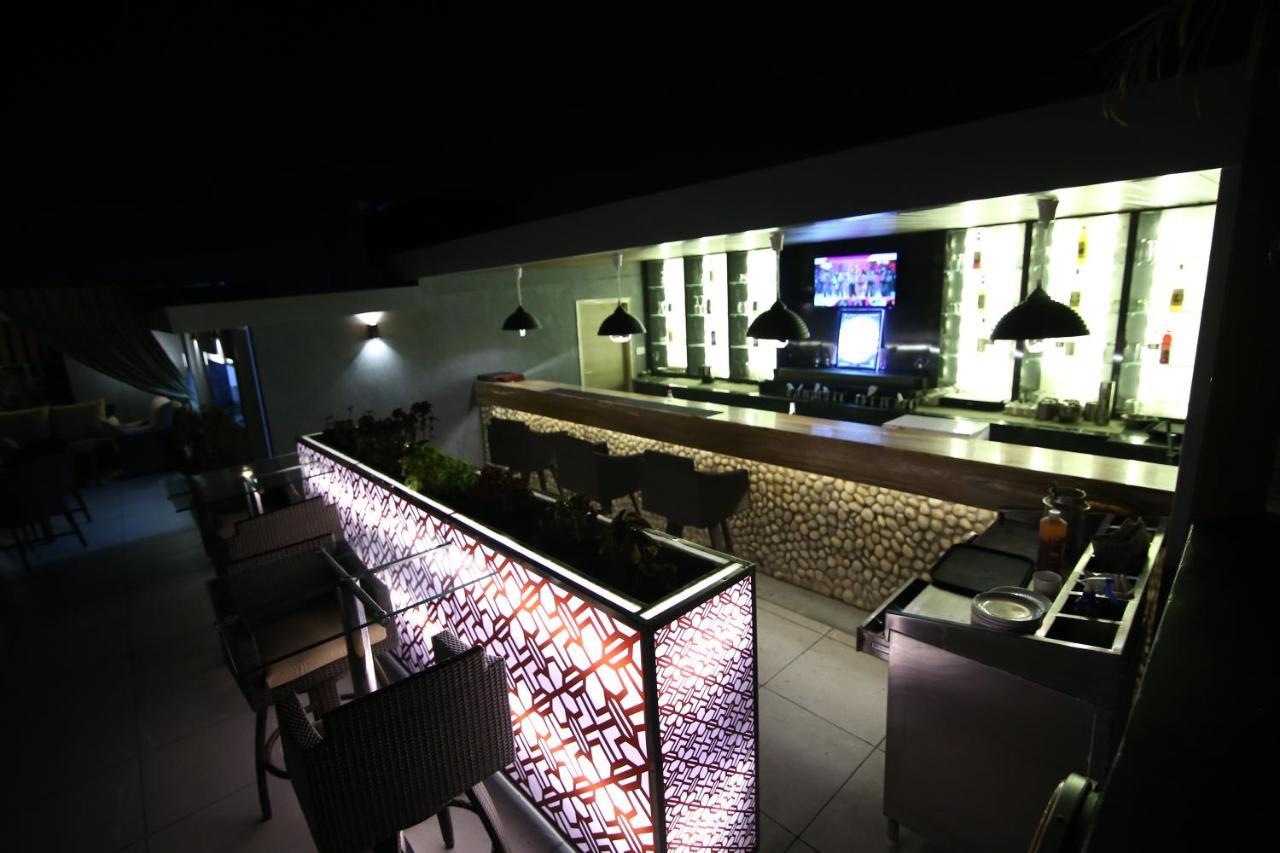 城中央高级酒店 Chandīgarh 外观 照片
