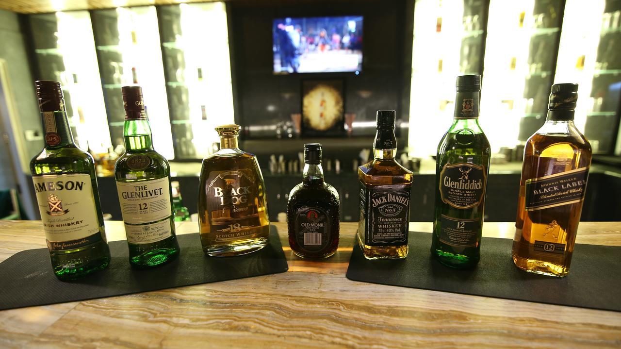 城中央高级酒店 Chandīgarh 外观 照片