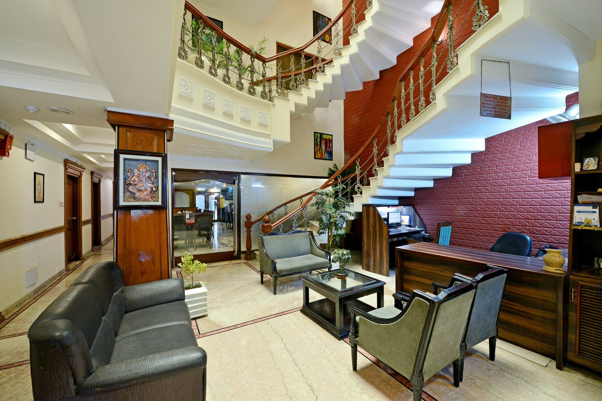 城中央高级酒店 Chandīgarh 外观 照片